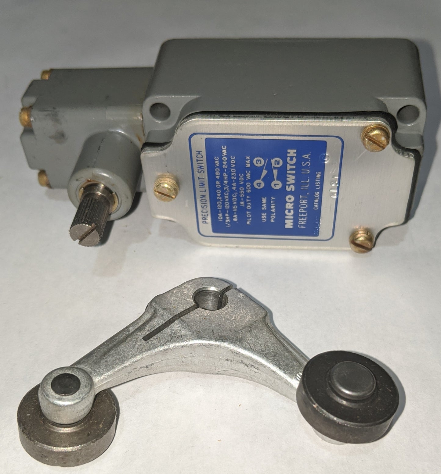 ( azbil_6LS1 ) HONEYWELL MICRO SWITCH LS Series General Purpose Limit Switches, Side Rotary with Yoke Style Lever, Steel Rollers, 1NC 1NO DPDT Snap Action, Maintained, Double Break